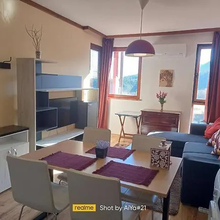 Aileen & George's Place Апартаменты *